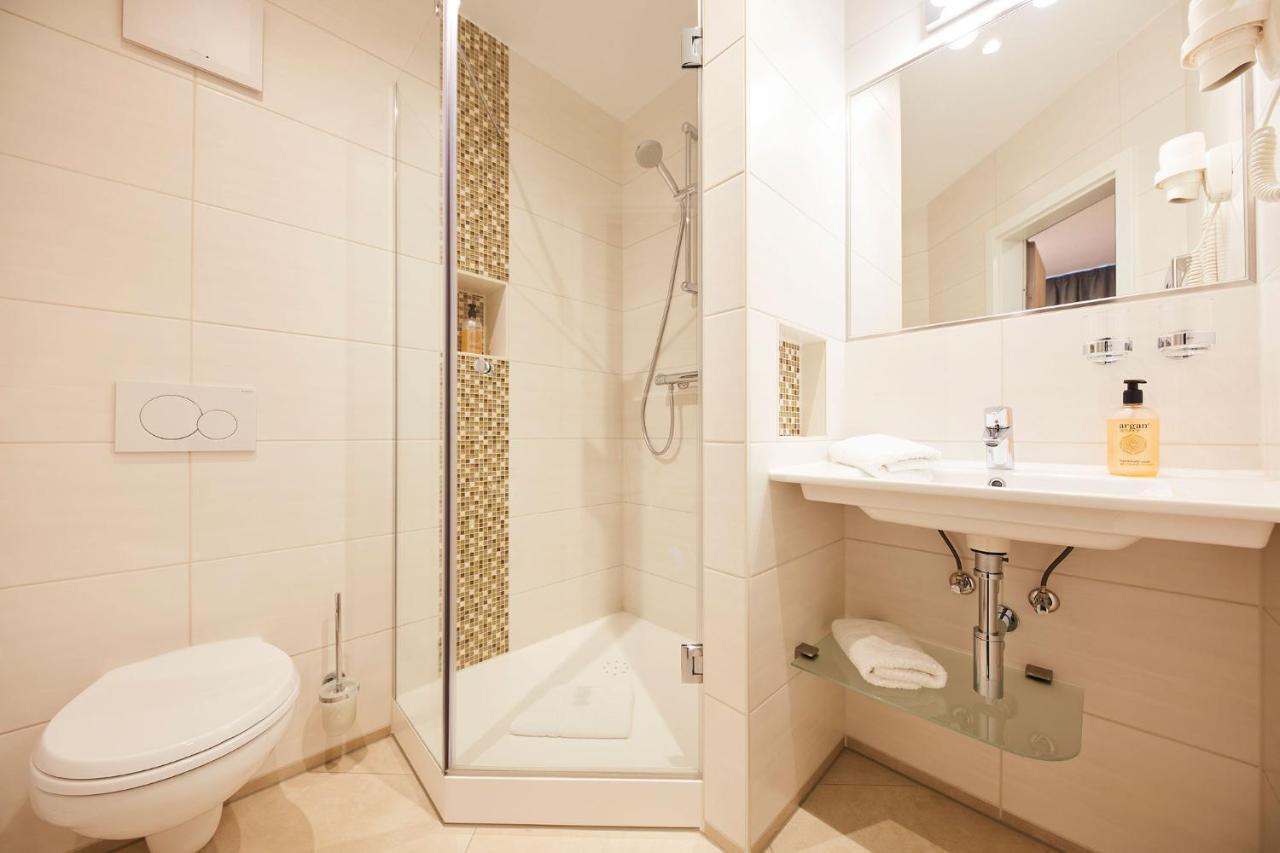 Hotel Garni Sonnenhof Reichenberg  Екстер'єр фото