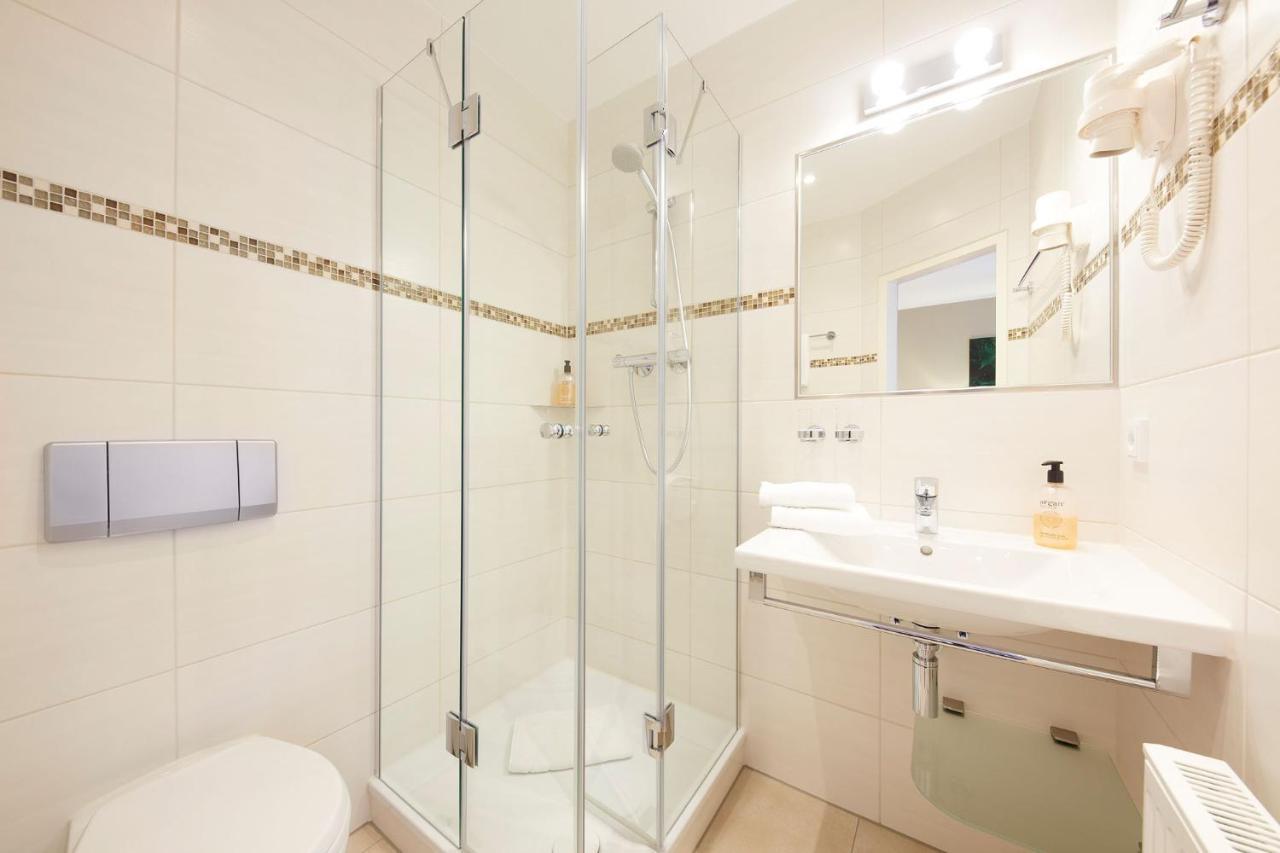Hotel Garni Sonnenhof Reichenberg  Екстер'єр фото