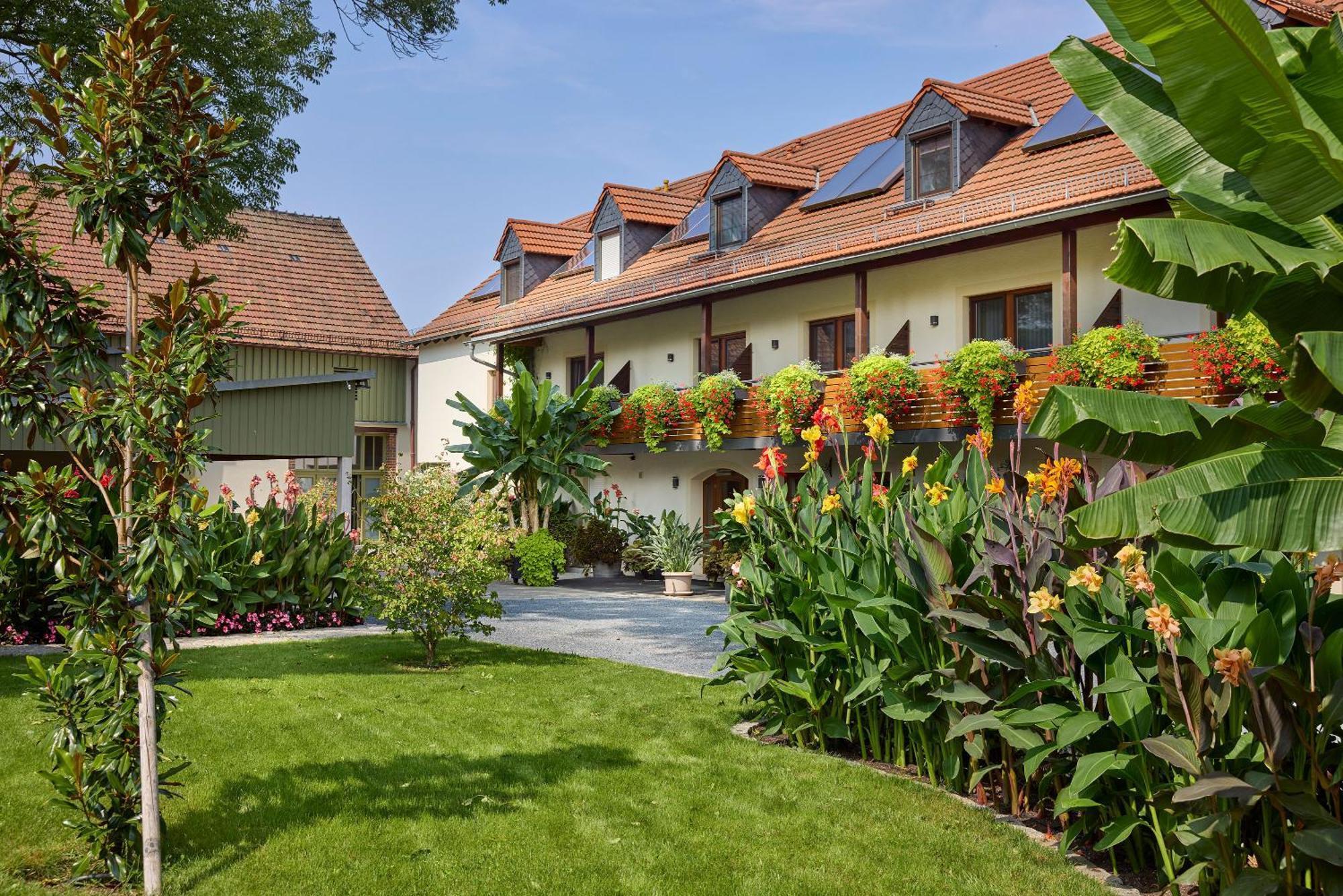 Hotel Garni Sonnenhof Reichenberg  Екстер'єр фото