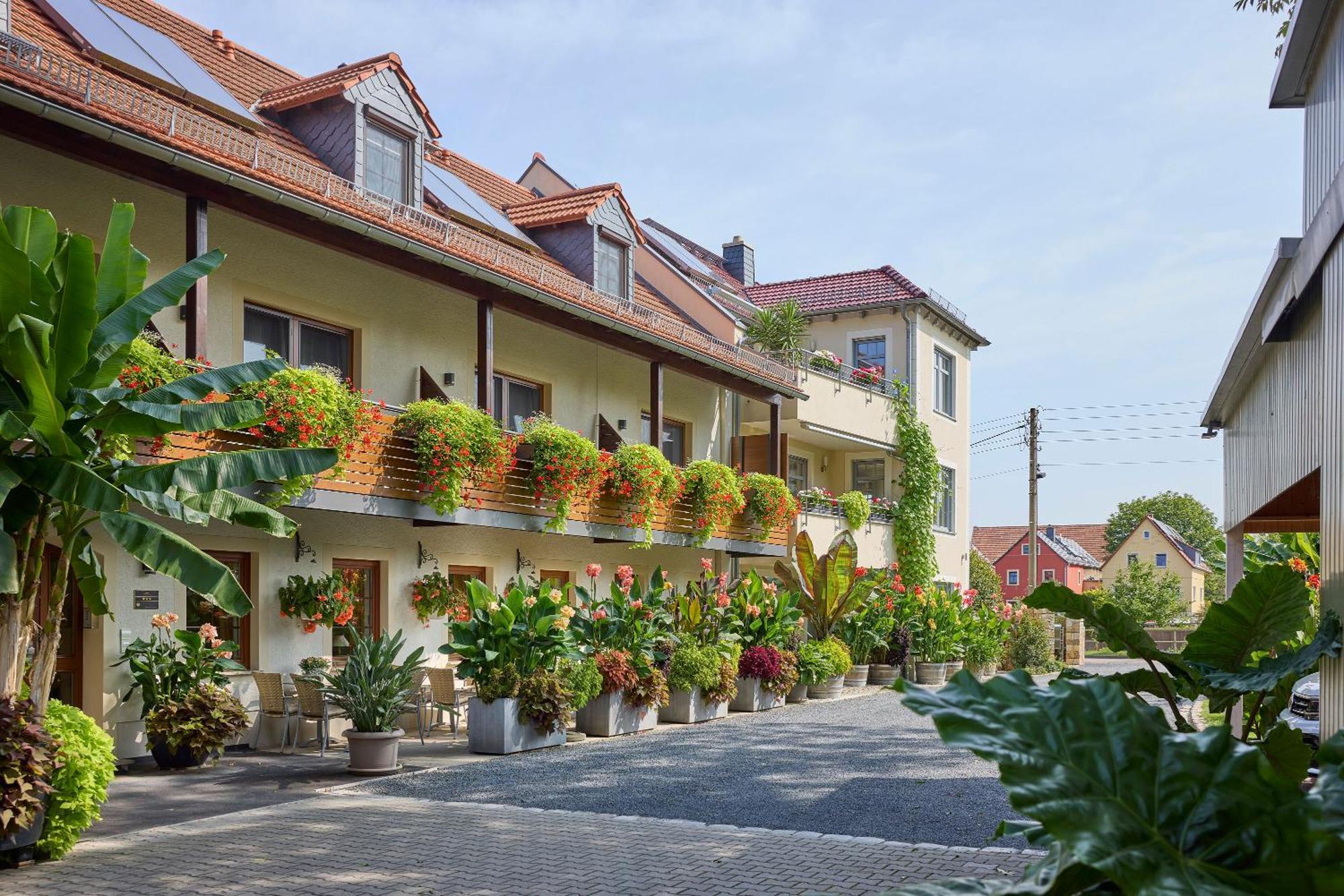 Hotel Garni Sonnenhof Reichenberg  Екстер'єр фото
