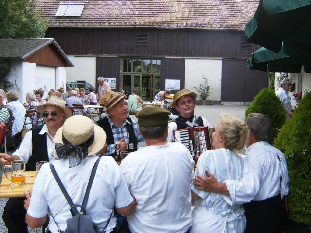 Hotel Garni Sonnenhof Reichenberg  Екстер'єр фото