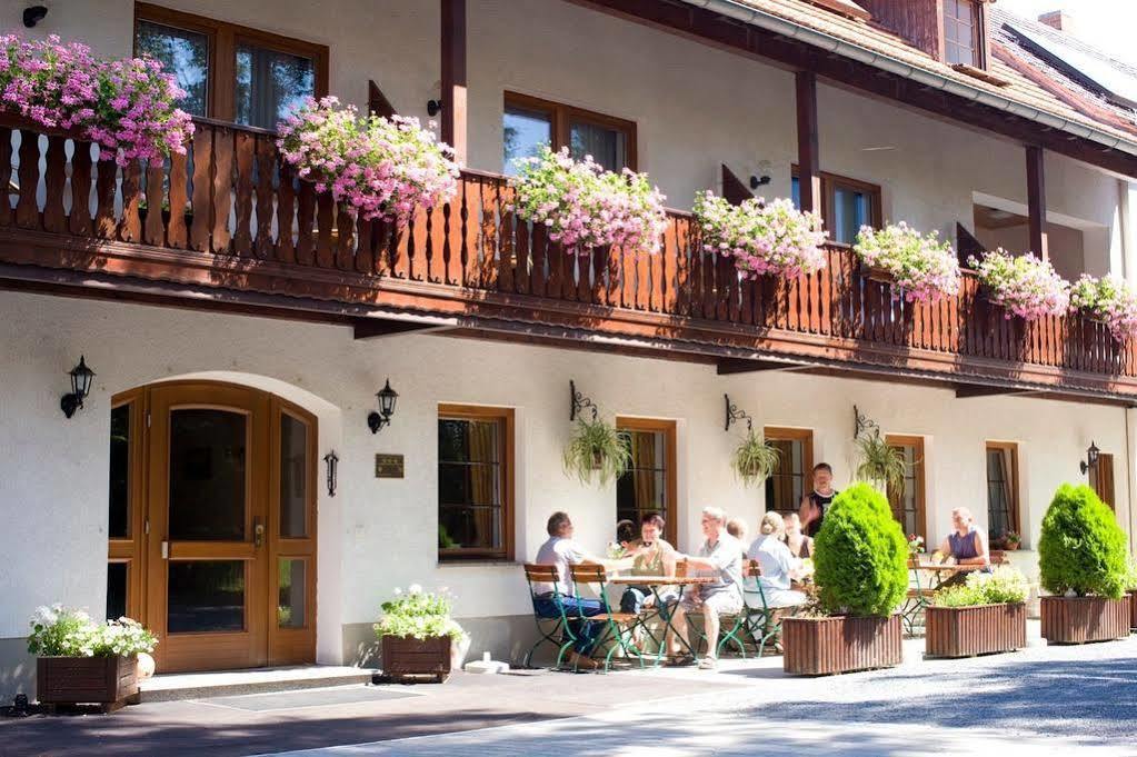 Hotel Garni Sonnenhof Reichenberg  Екстер'єр фото