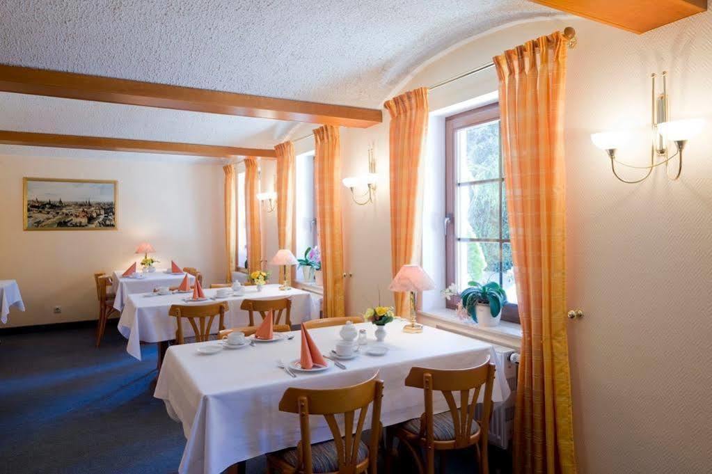 Hotel Garni Sonnenhof Reichenberg  Екстер'єр фото