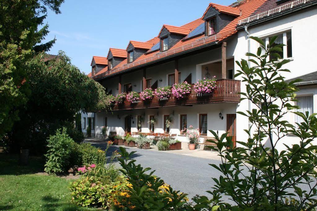 Hotel Garni Sonnenhof Reichenberg  Екстер'єр фото